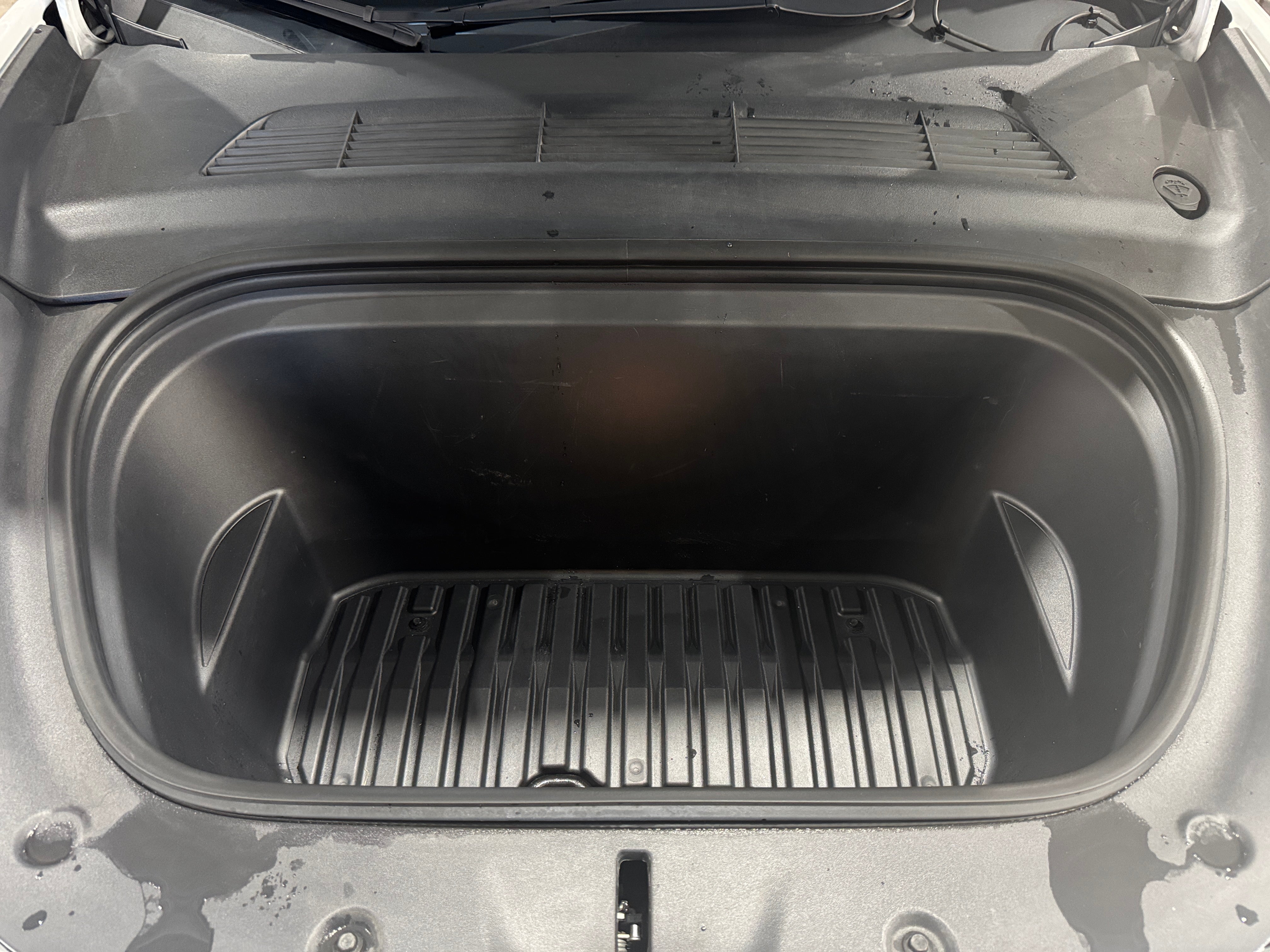 Used 2022 Tesla Model Y Long Range with VIN 7SAYGDEE8NF449173 for sale in Oak Creek, WI