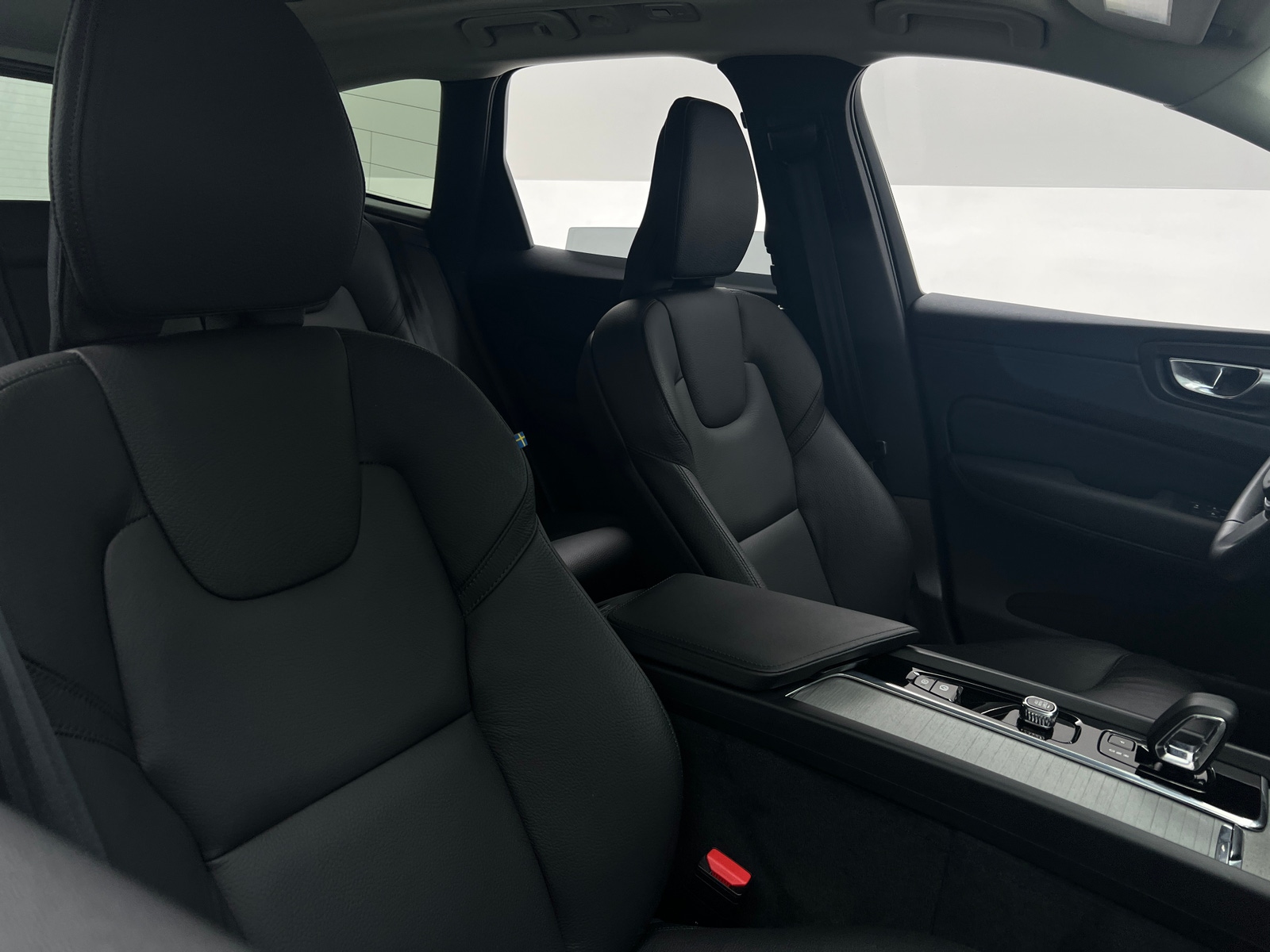 Thumbnail: 2025 Volvo XC60 - 2