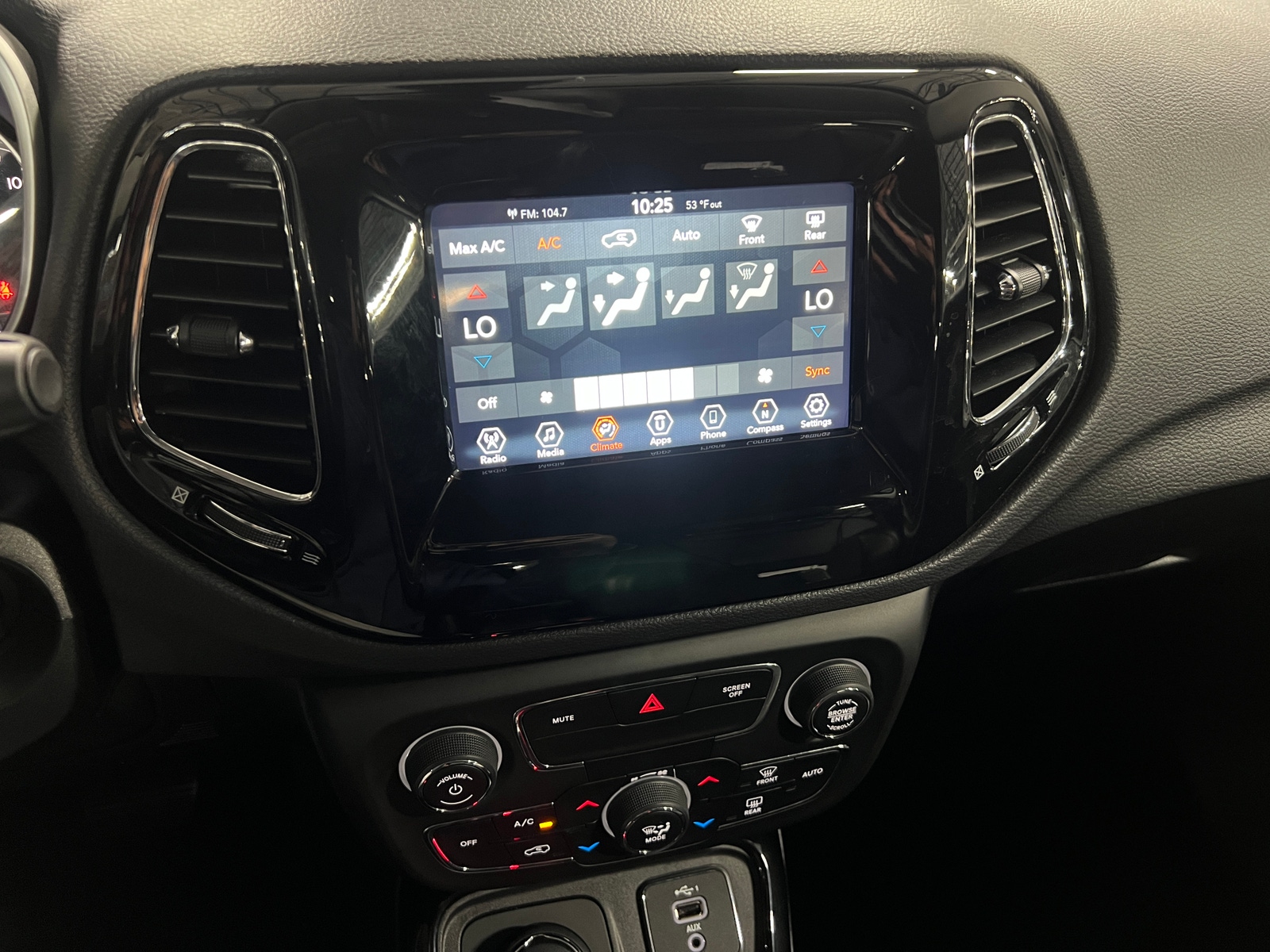 Thumbnail: 2020 Jeep Compass - 4