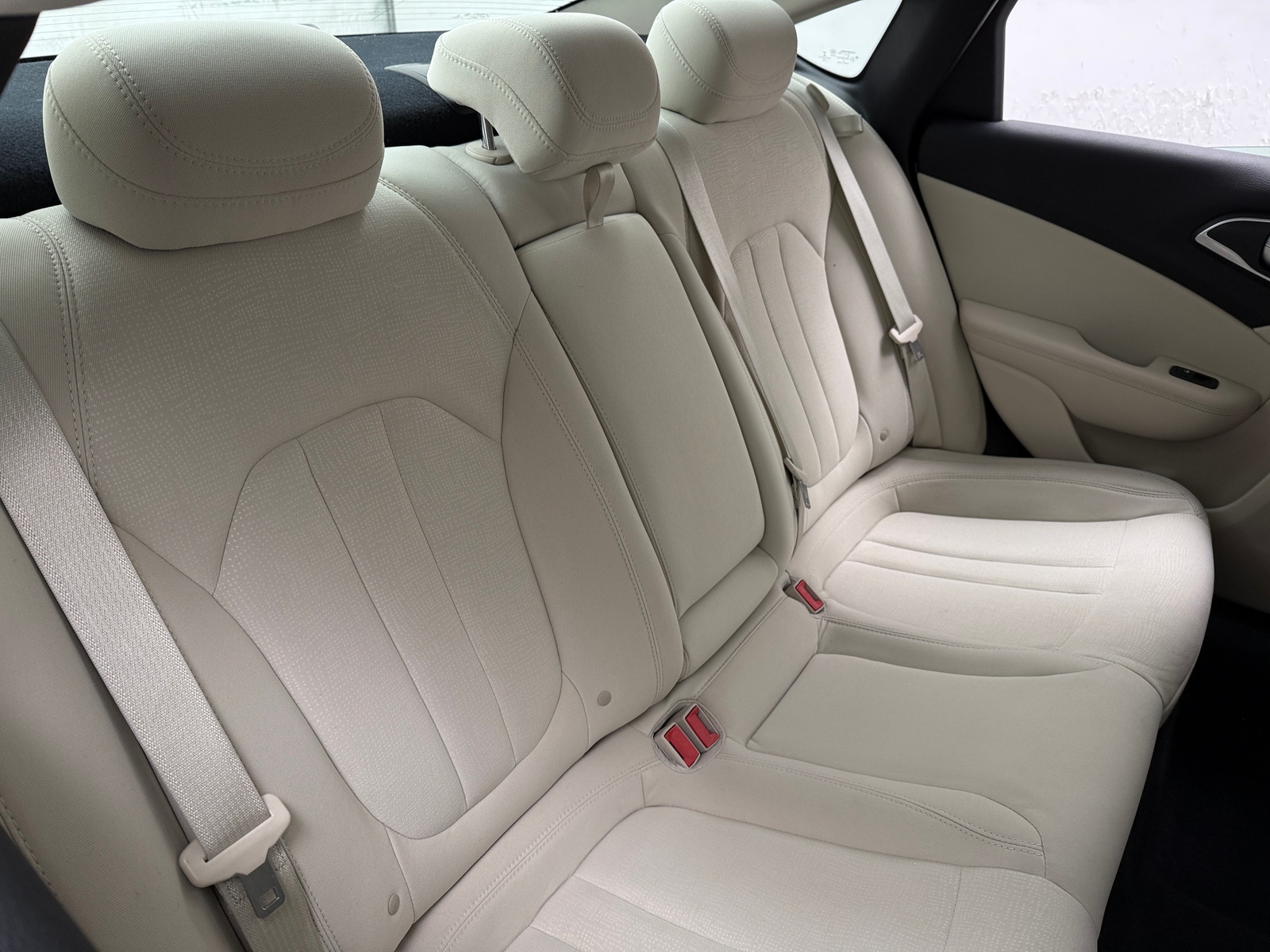 Thumbnail: 2015 Chrysler 200 - 6