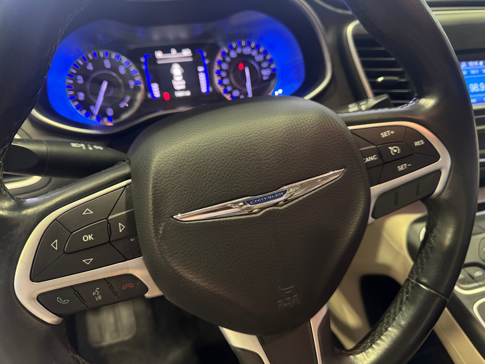 Thumbnail: 2015 Chrysler 200 - 5