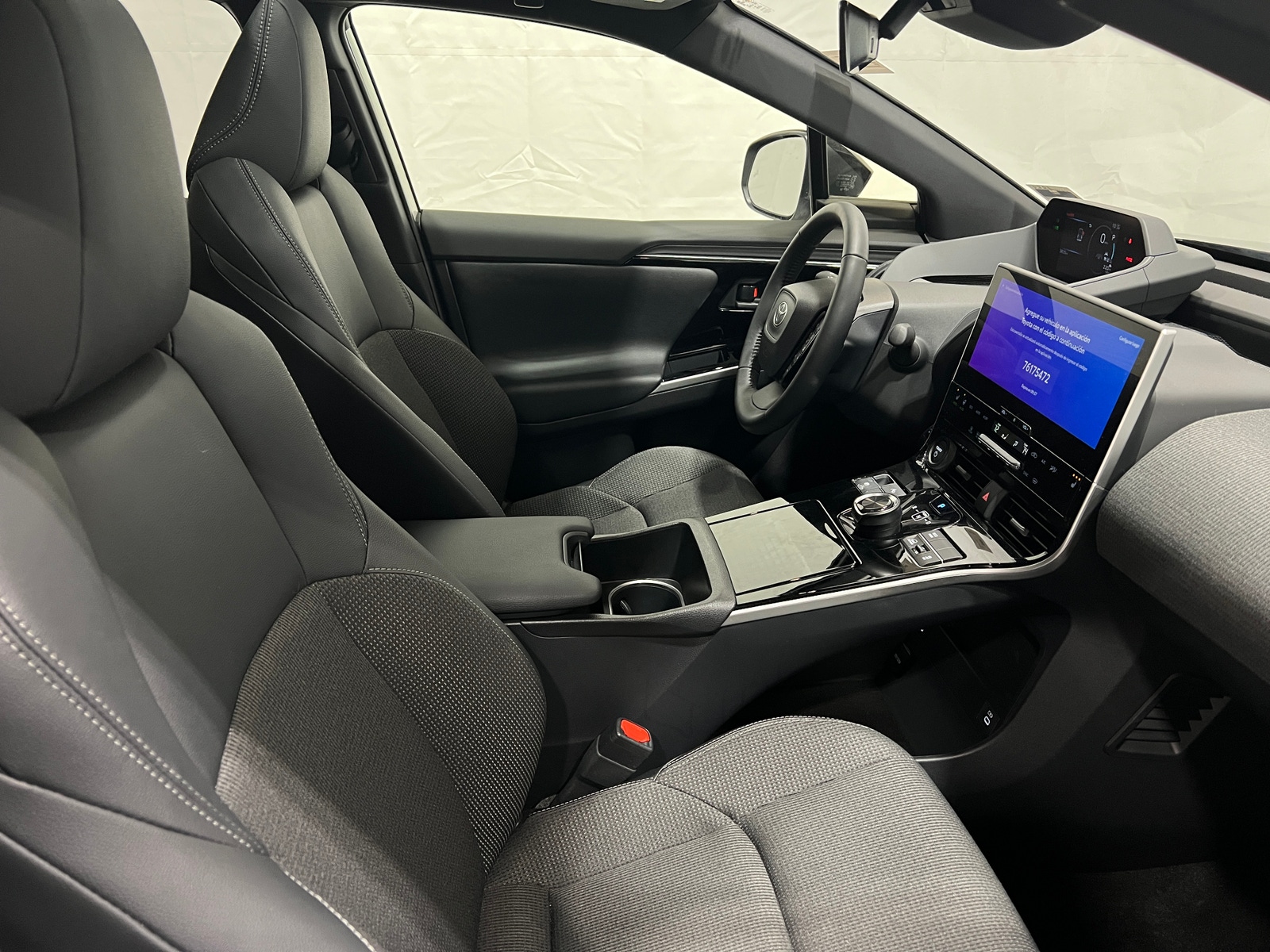 Thumbnail: 2025 Toyota bZ4X - 2