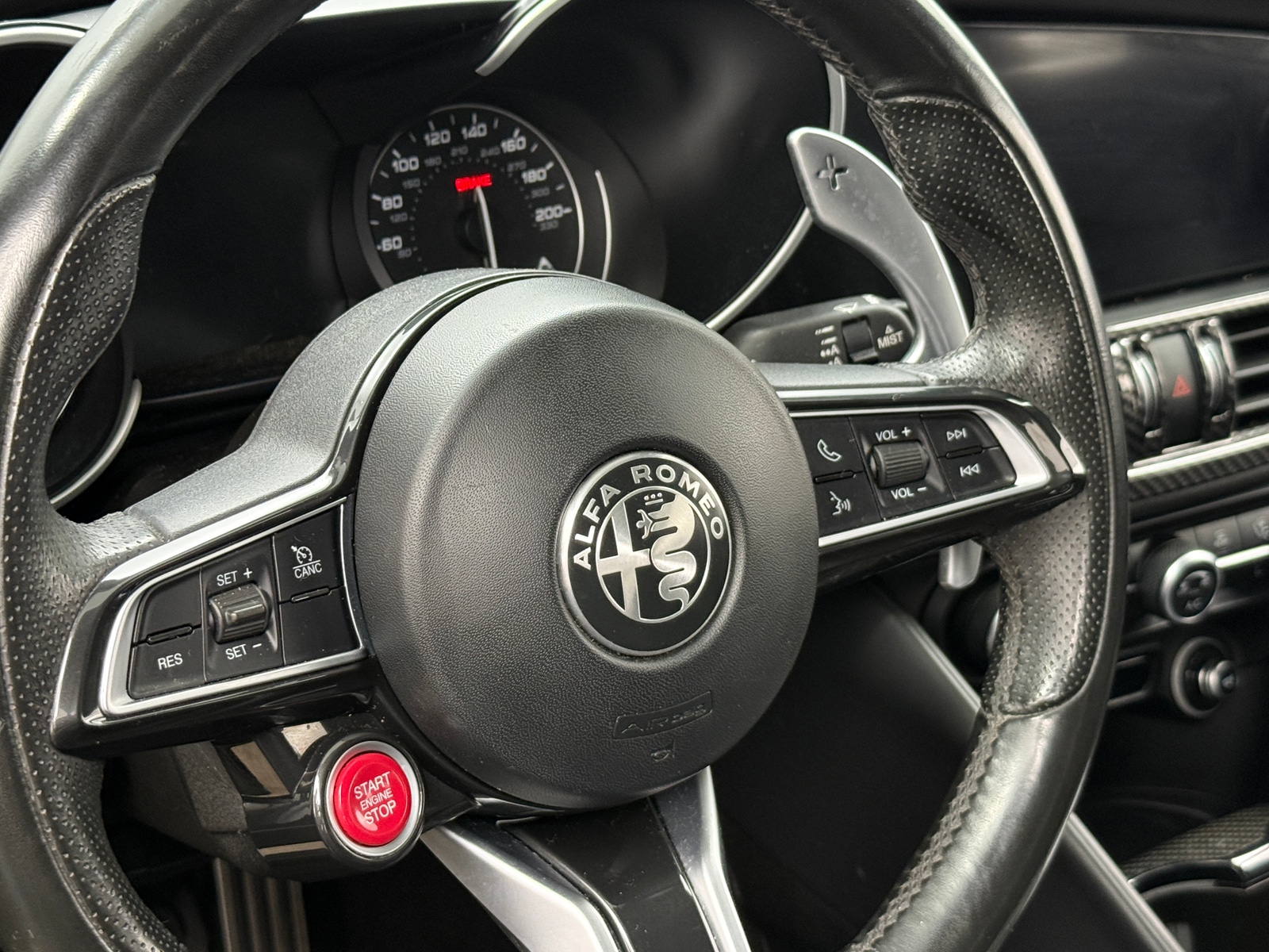 Thumbnail: 2020 Alfa Romeo Giulia - 4