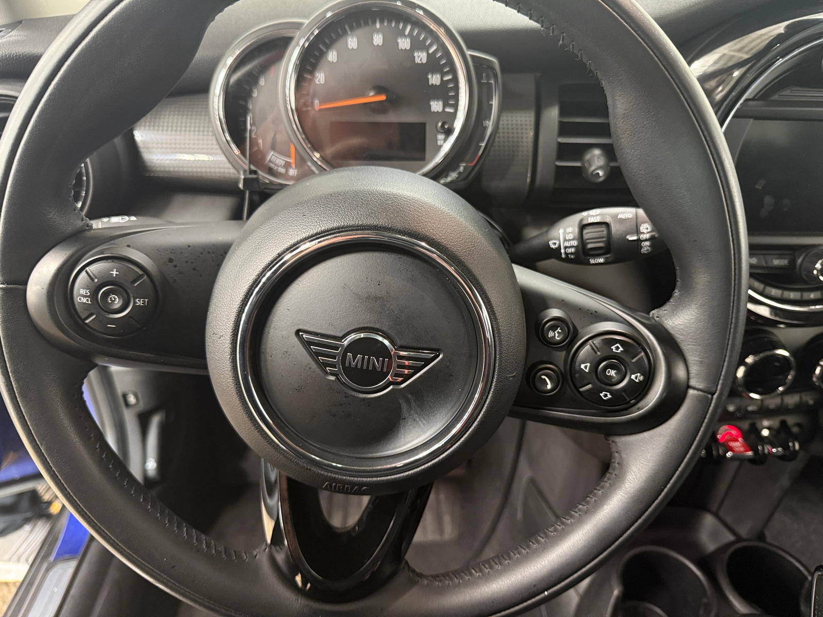 Thumbnail: 2020 MINI Cooper Hardtop - 4