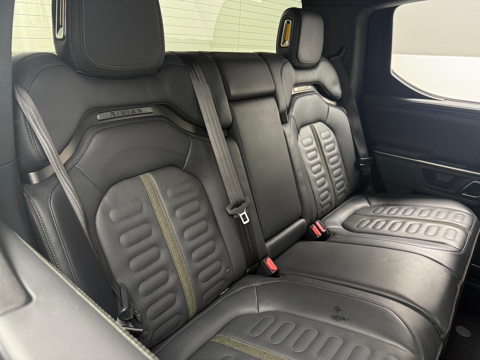 Thumbnail: 2022 Rivian R1T - 5