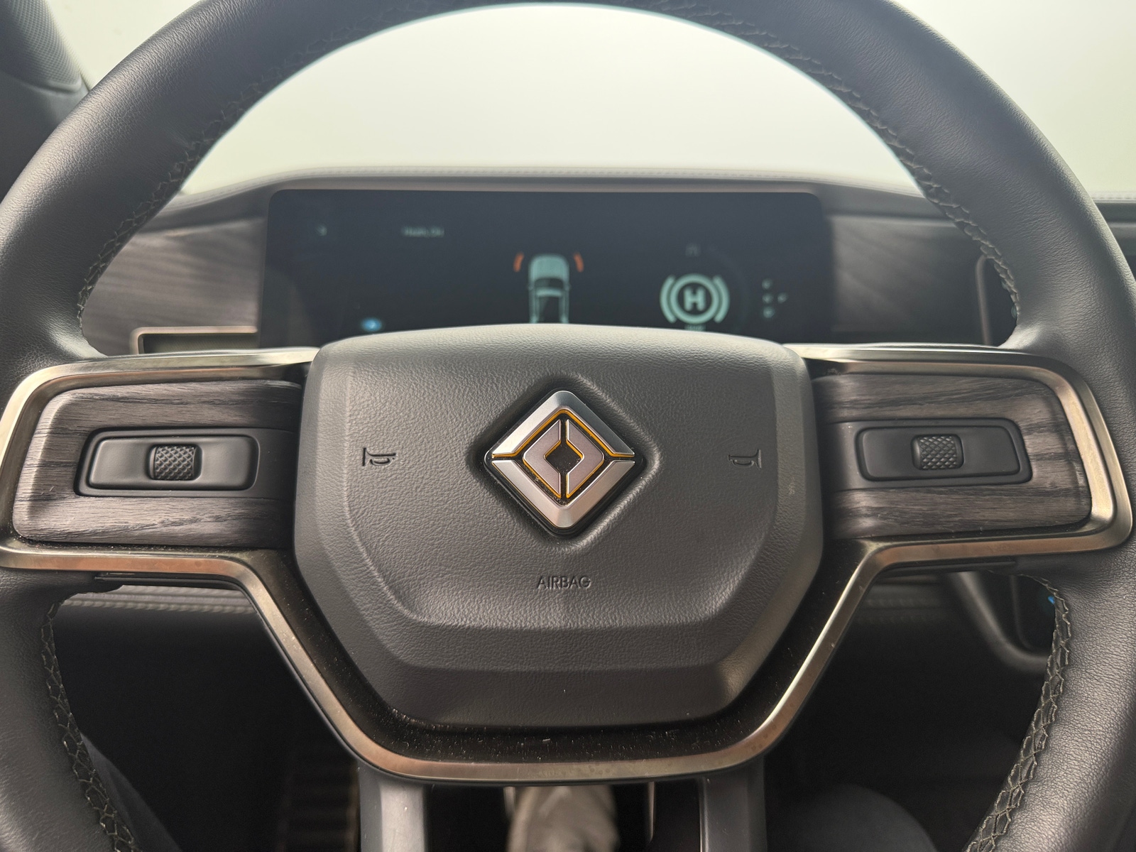 Thumbnail: 2022 Rivian R1T - 4