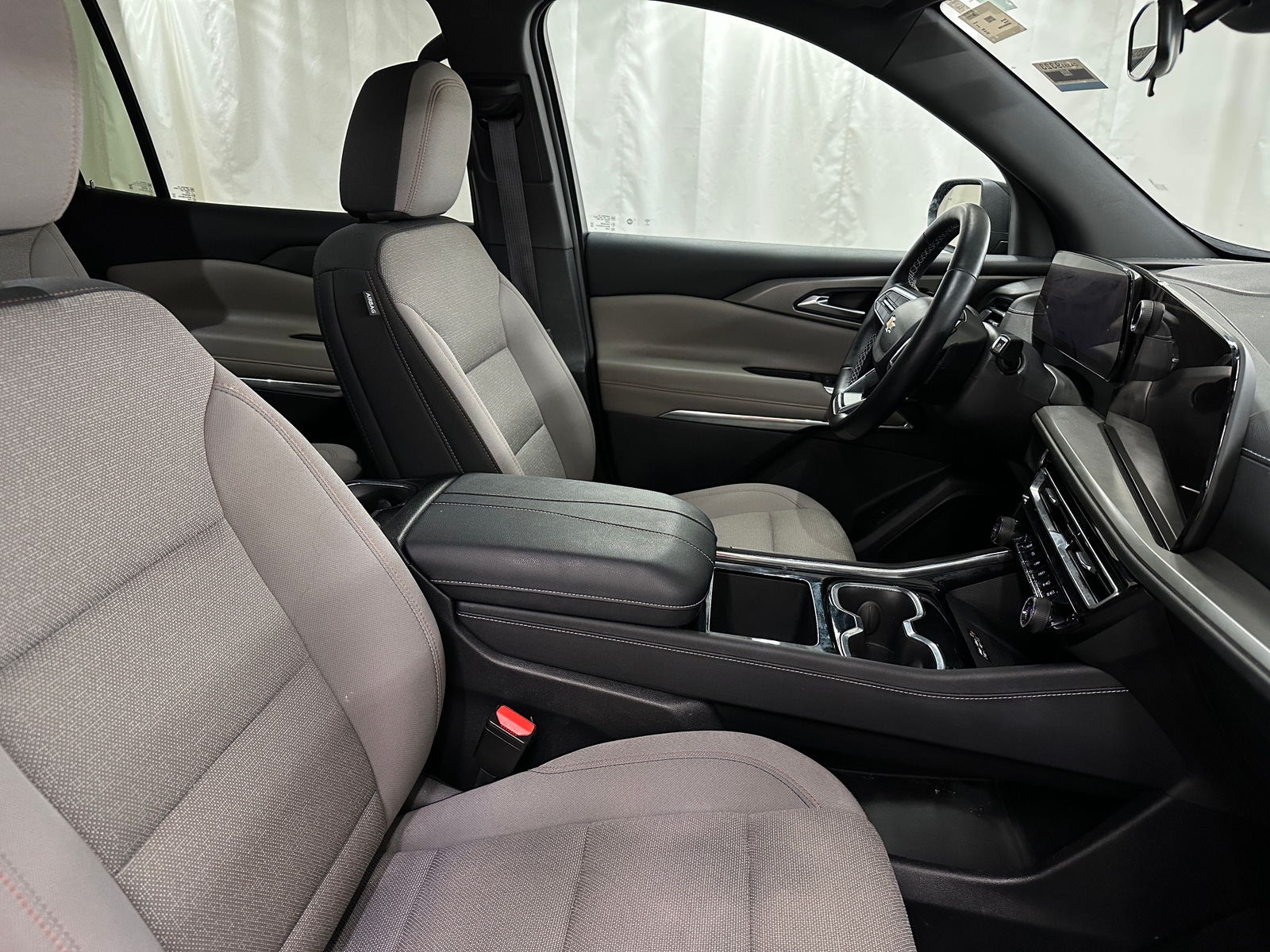 Thumbnail: 2025 Chevrolet Traverse - 2