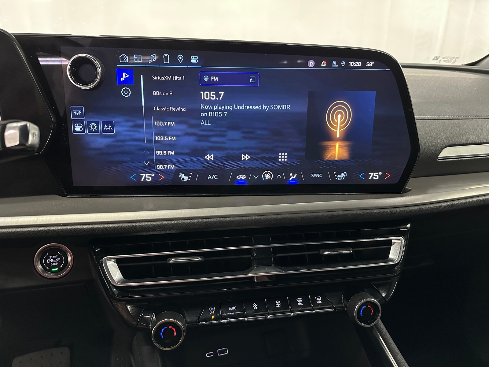 Thumbnail: 2025 Chevrolet Traverse - 4