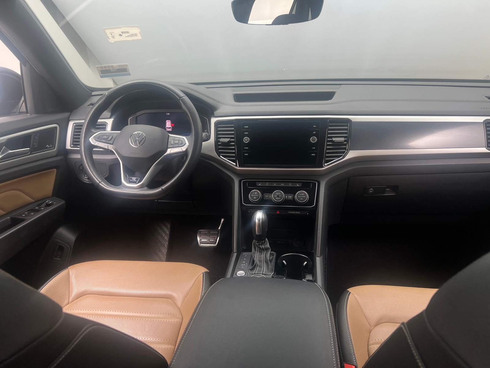 Thumbnail: 2021 Volkswagen Atlas - 2