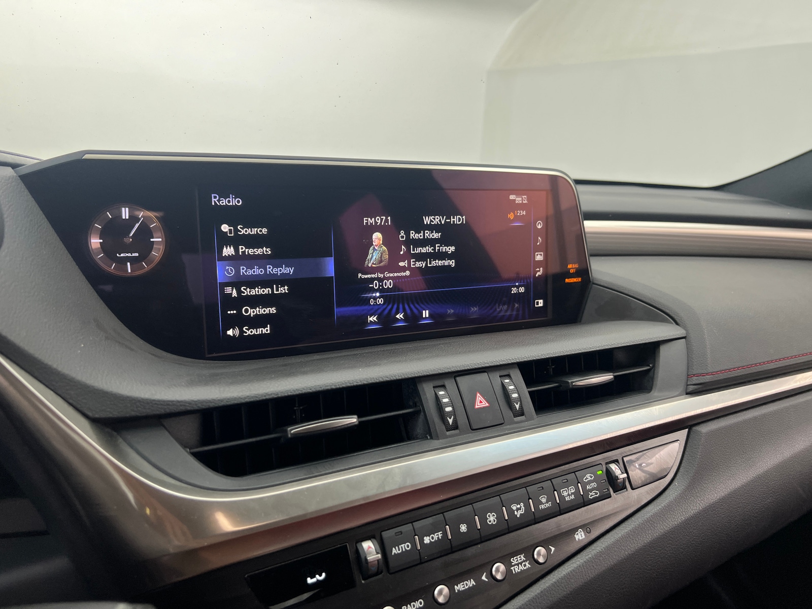 Thumbnail: 2021 Lexus ES - 3