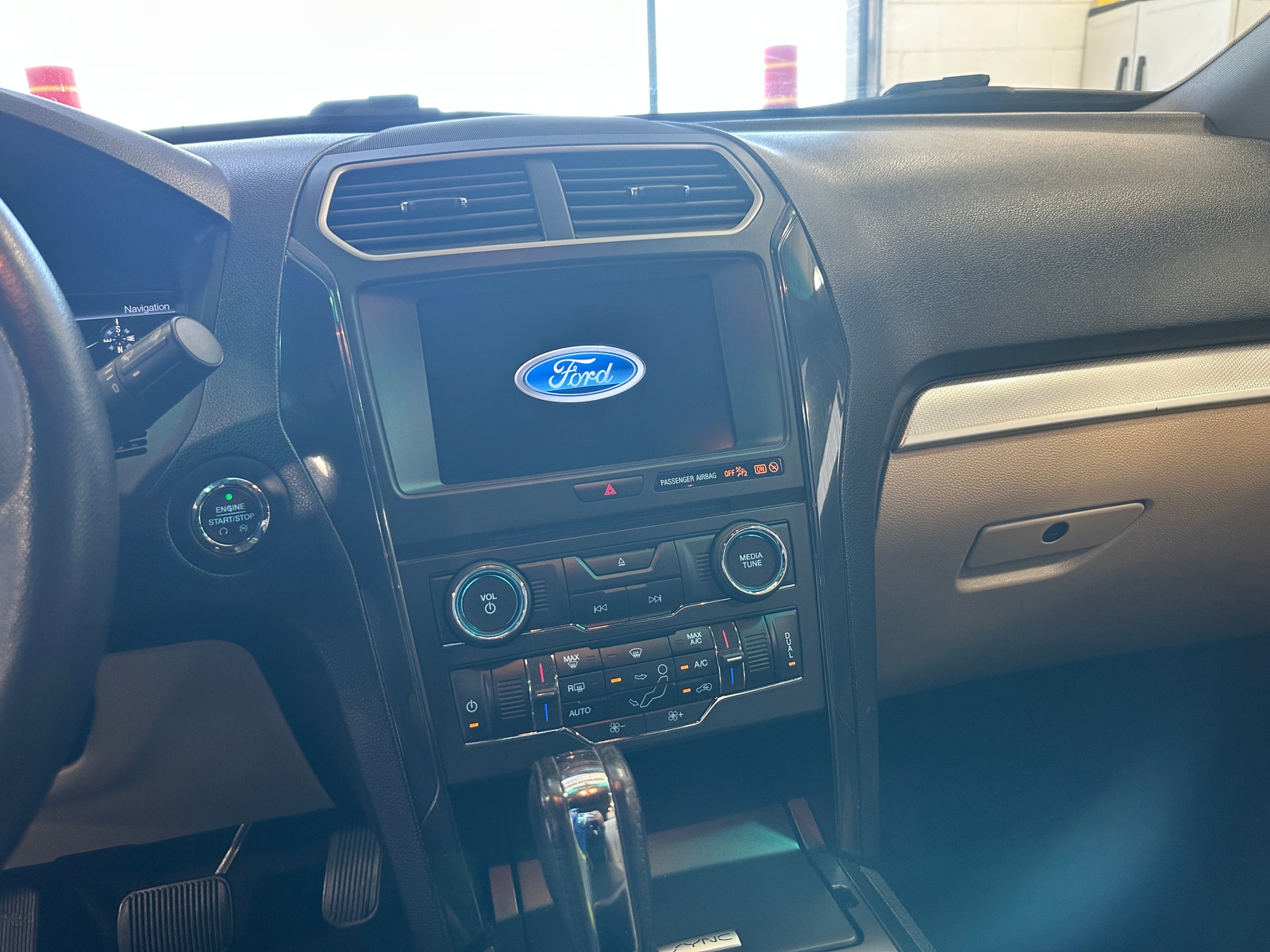 Thumbnail: 2017 Ford Explorer - 4