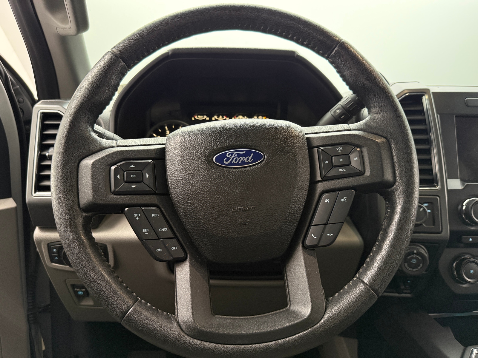Thumbnail: 2018 Ford Econoline - 5