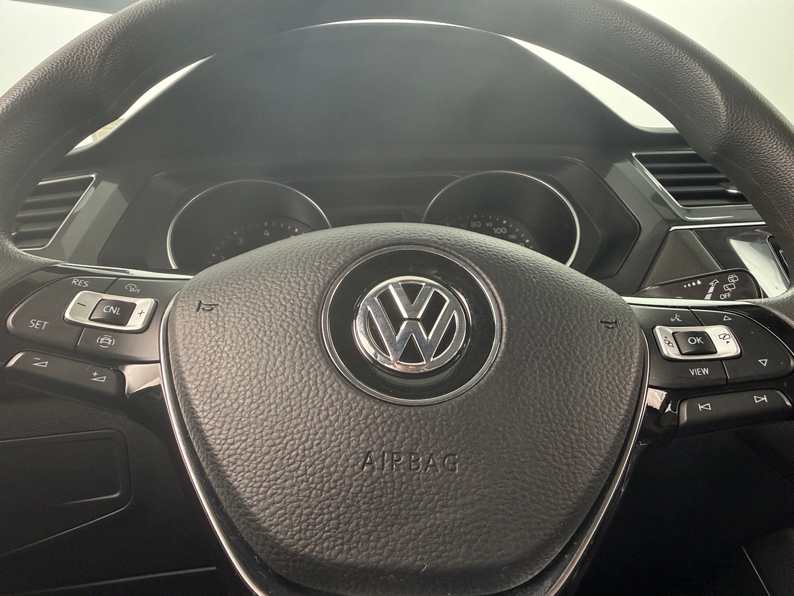 Thumbnail: 2021 Volkswagen Tiguan - 5