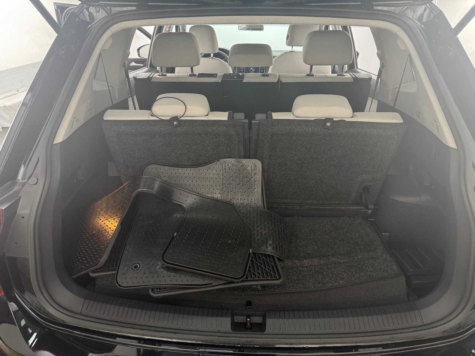 Thumbnail: 2021 Volkswagen Tiguan - 7