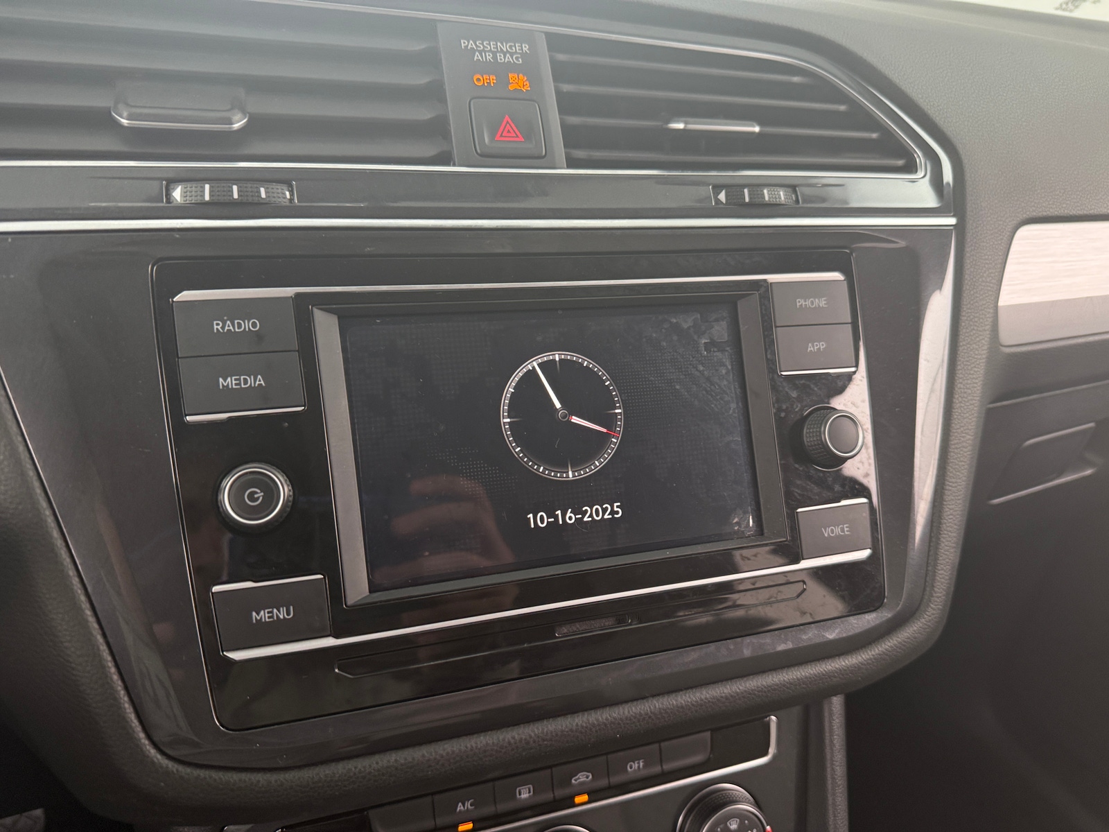 Thumbnail: 2021 Volkswagen Tiguan - 4