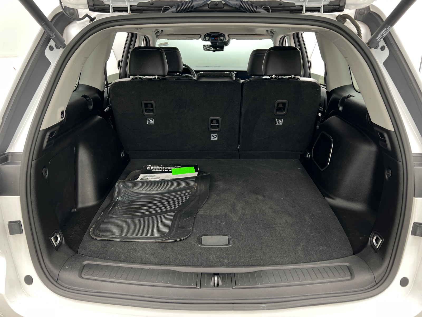 Thumbnail: 2023 Jeep Grand Cherokee - 6