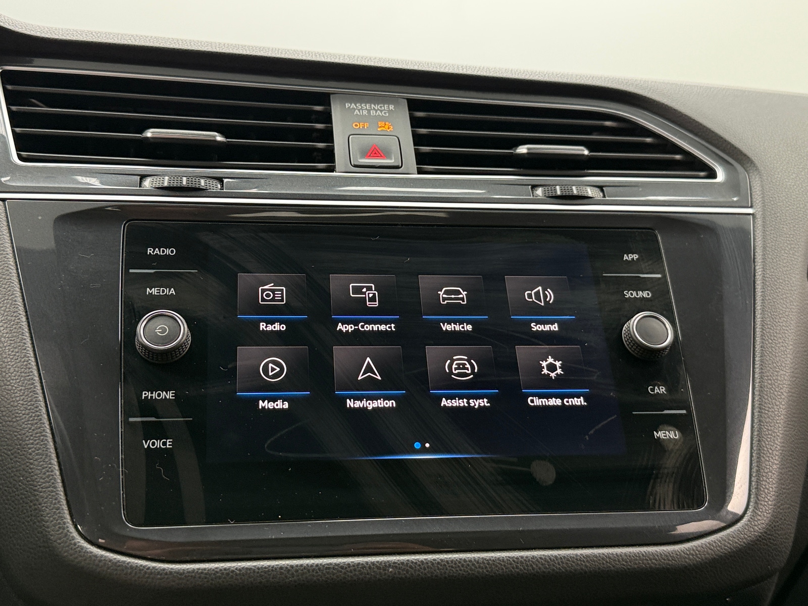 Thumbnail: 2021 Volkswagen Tiguan - 3