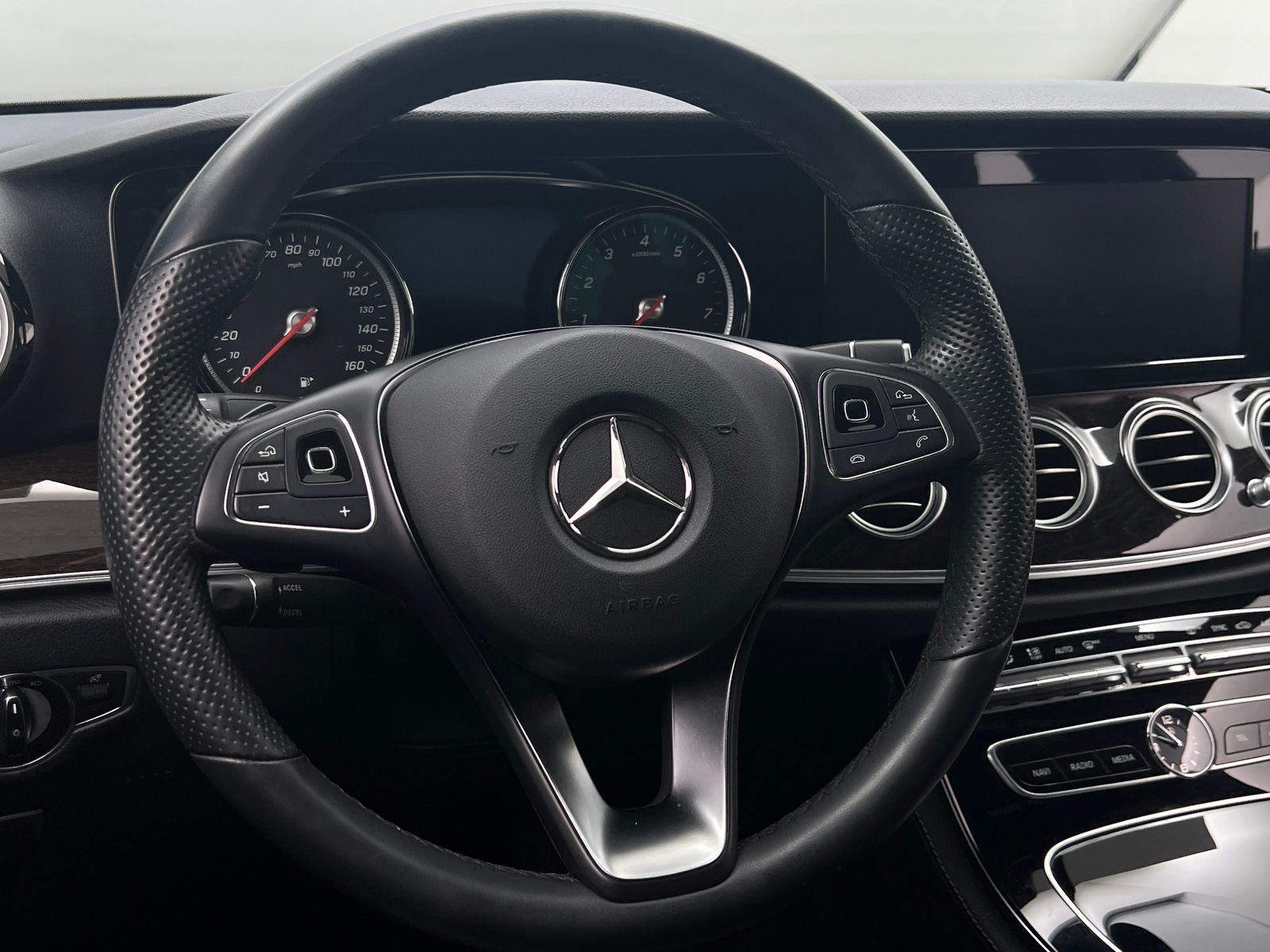 Thumbnail: 2018 Mercedes-Benz E-Class - 4