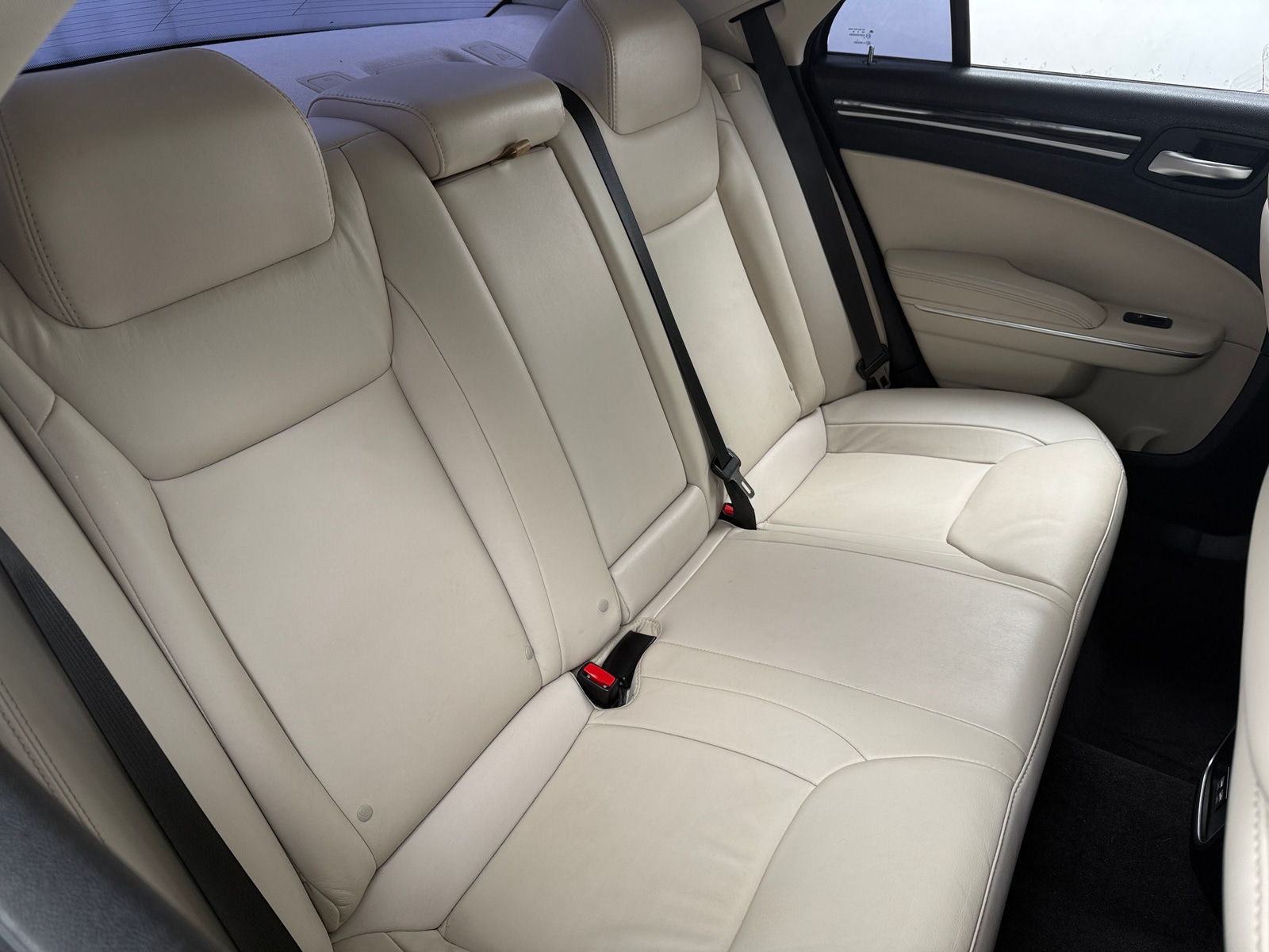 Thumbnail: 2016 Chrysler 300 - 5