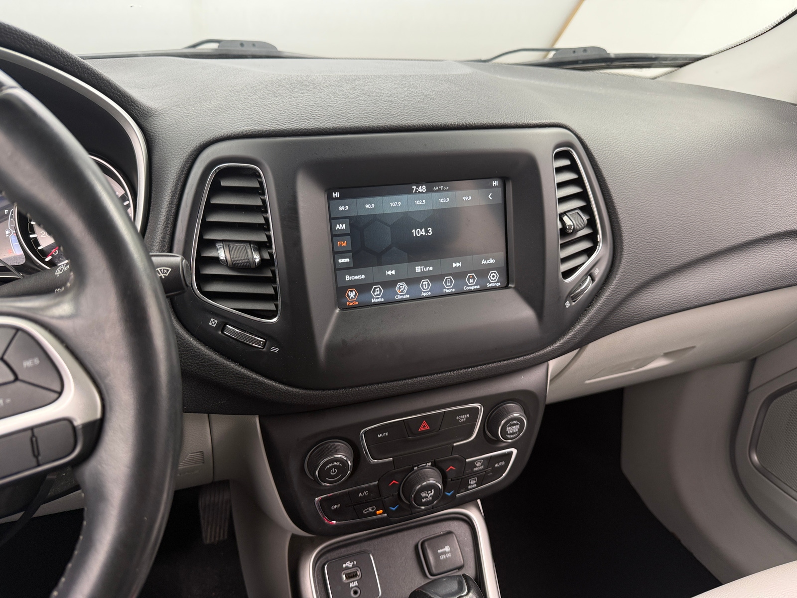 Thumbnail: 2020 Jeep Compass - 4