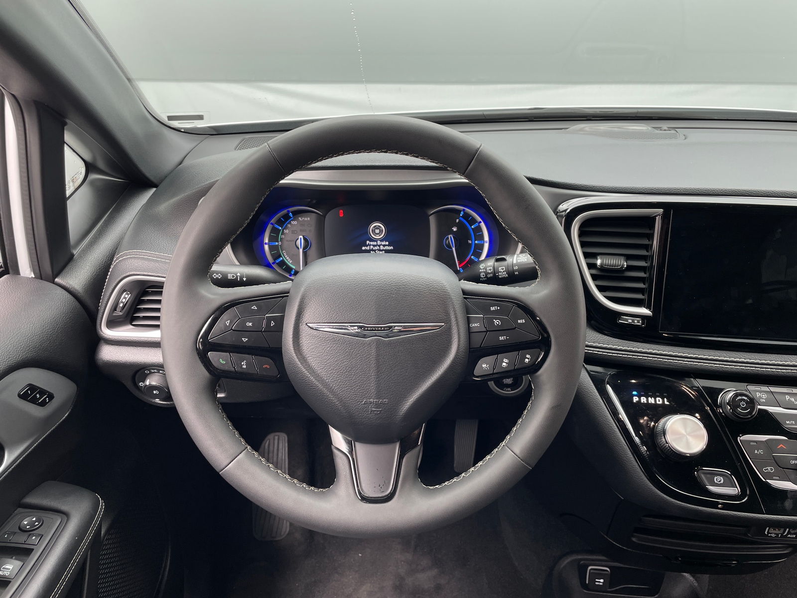 Thumbnail: 2024 Chrysler Pacifica - 4