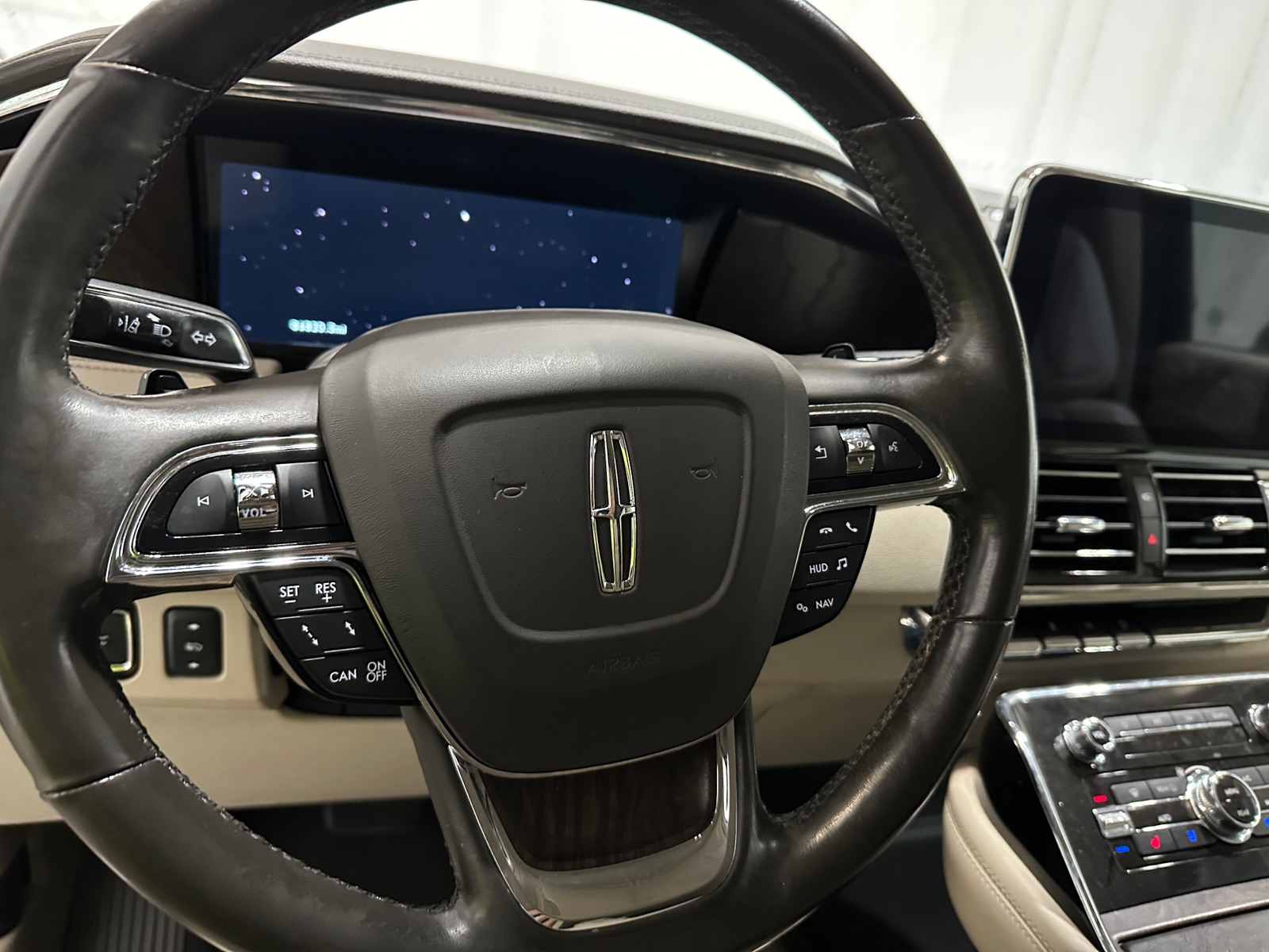 Thumbnail: 2018 Lincoln Navigator - 4