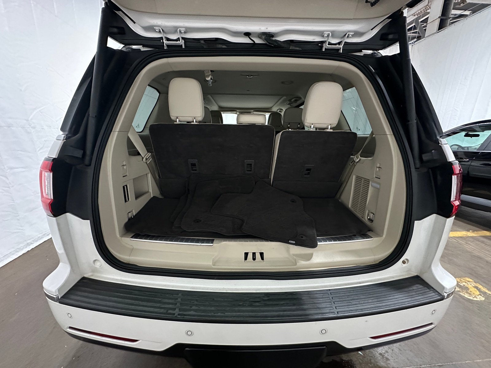 Thumbnail: 2018 Lincoln Navigator - 6