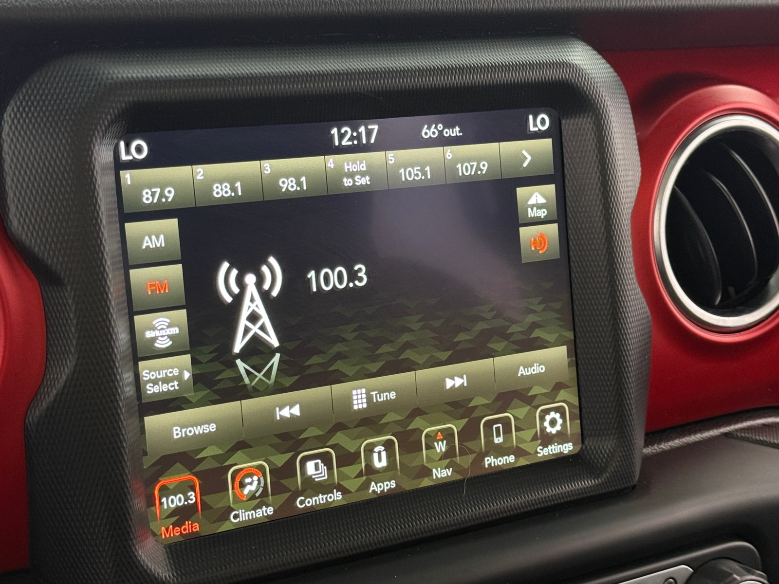 Thumbnail: 2021 Jeep Wrangler - 3