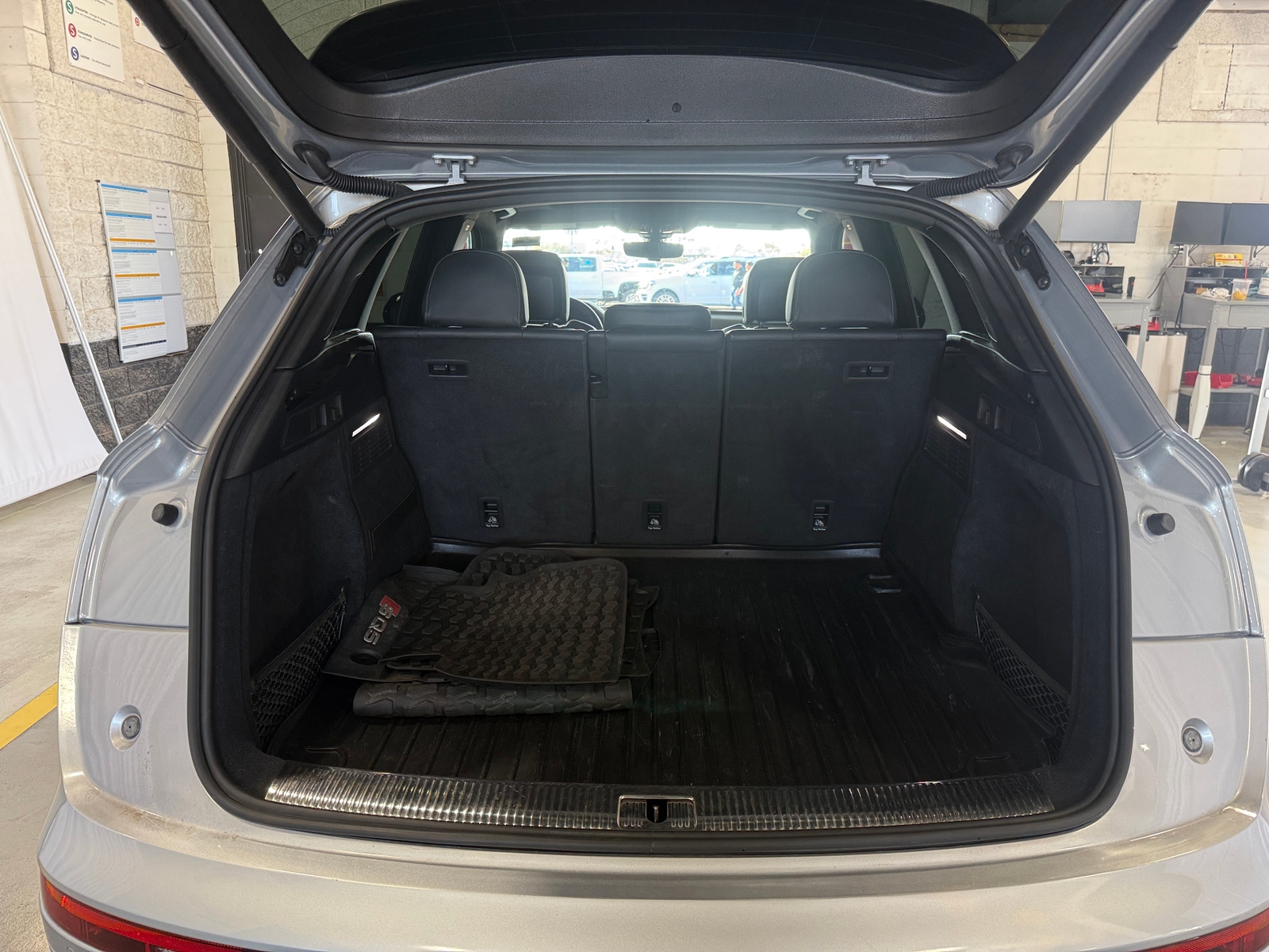 Thumbnail: 2021 Audi SQ5 - 6