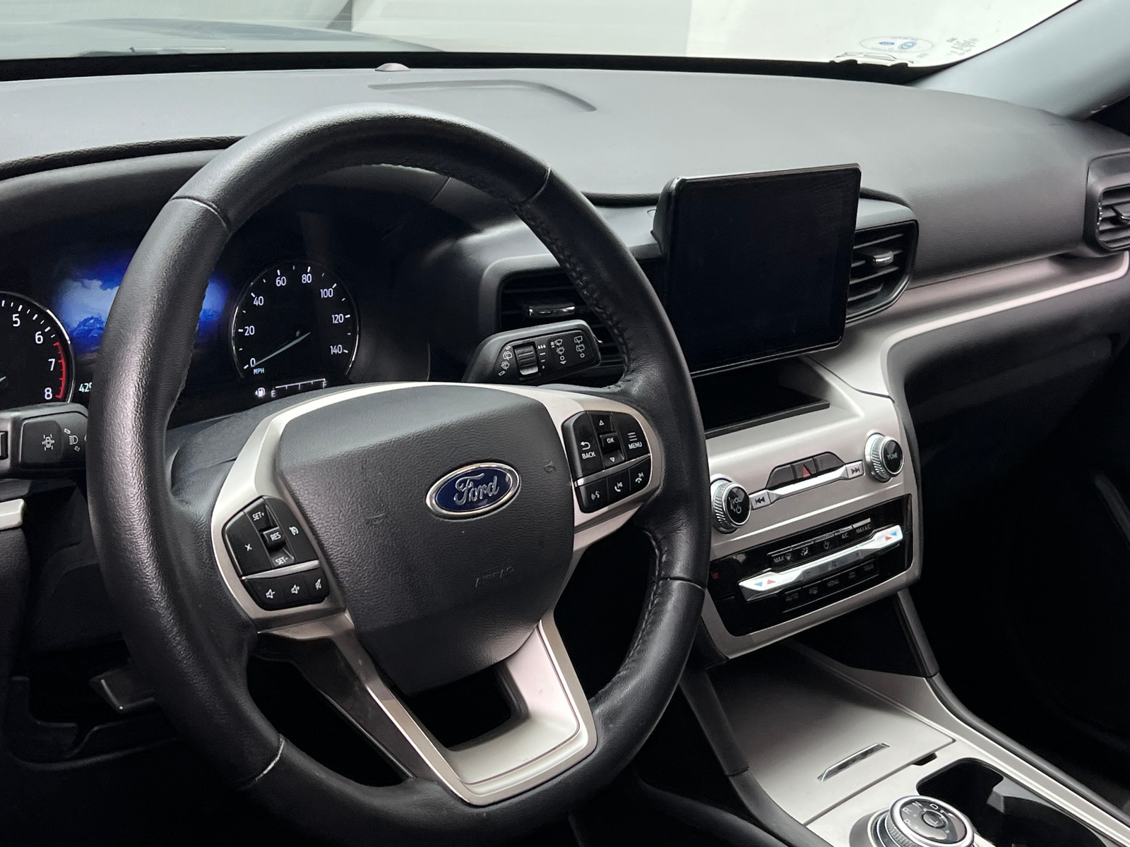 Thumbnail: 2022 Ford Explorer - 5