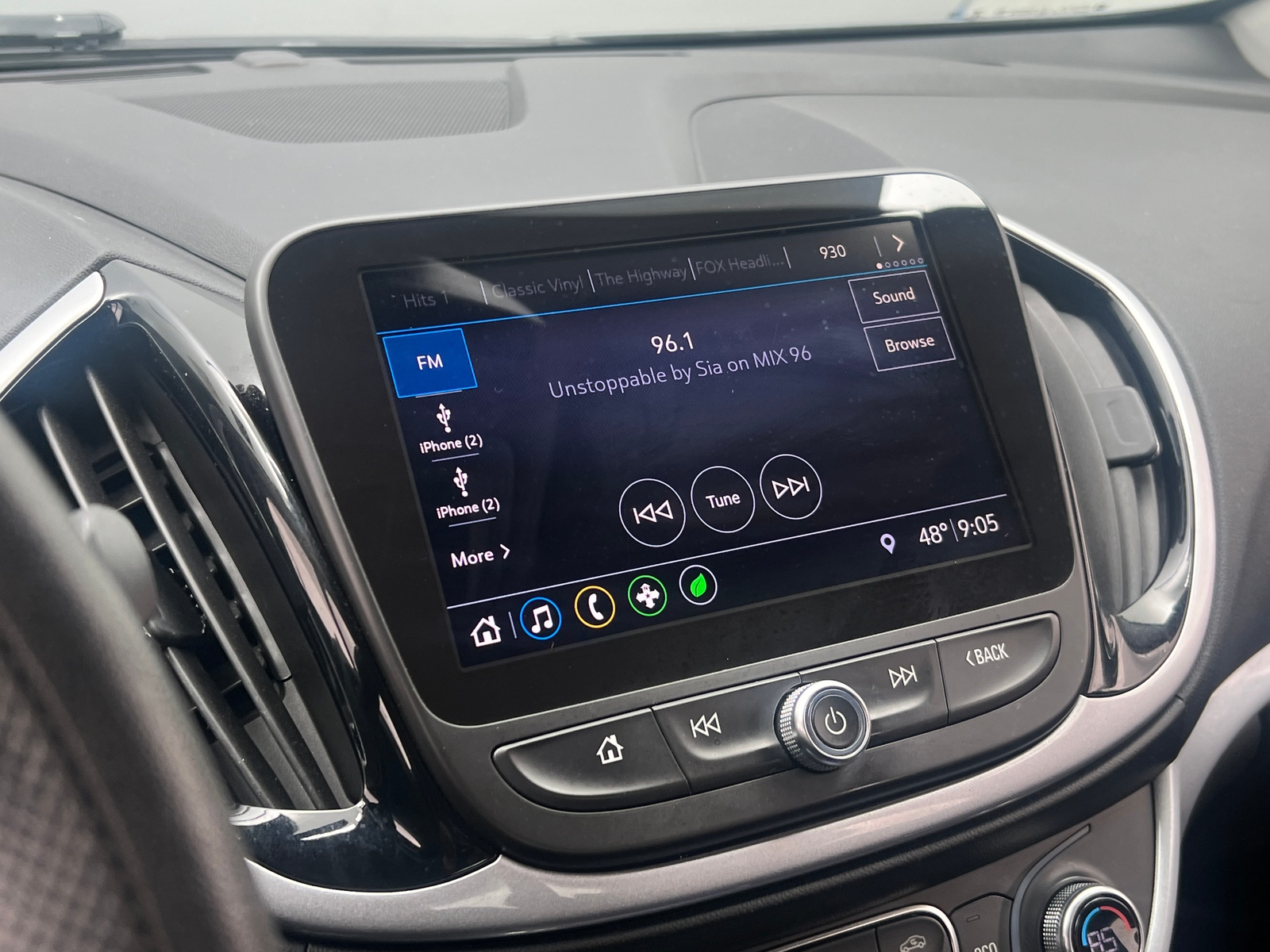 Thumbnail: 2019 Chevrolet Volt - 4