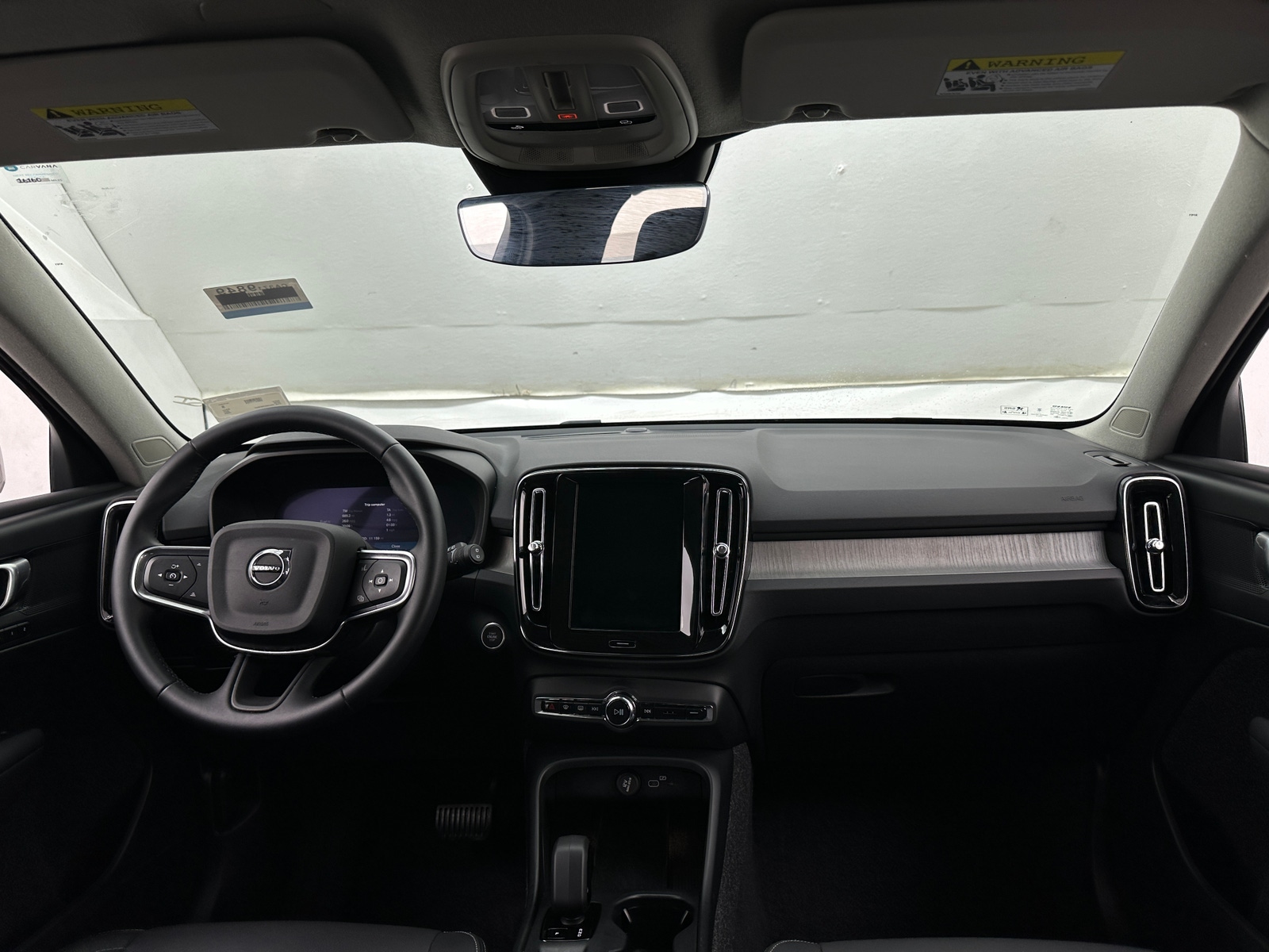 Thumbnail: 2025 Volvo XC40 - 2