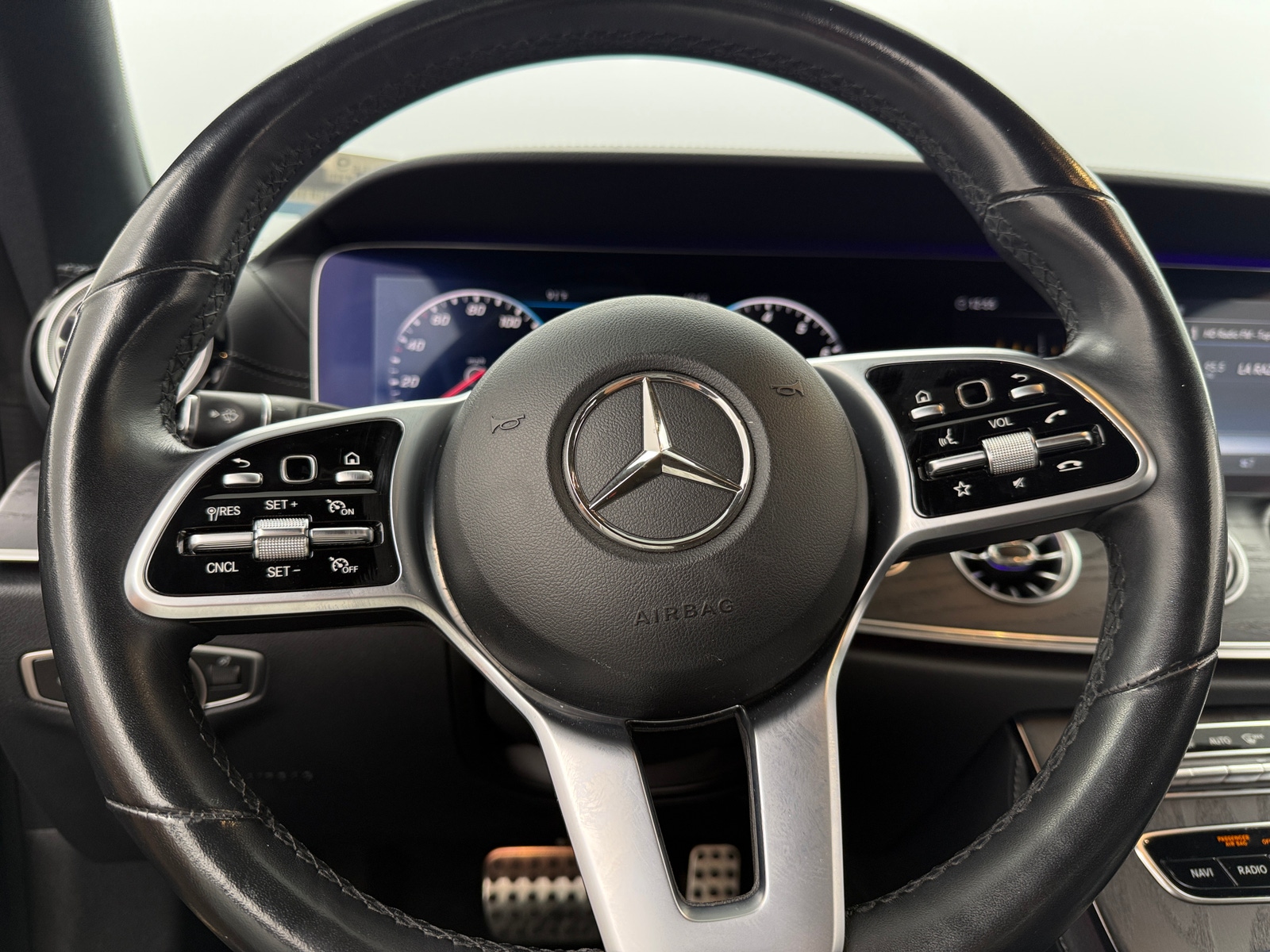 Thumbnail: 2020 Mercedes-Benz E-Class - 3