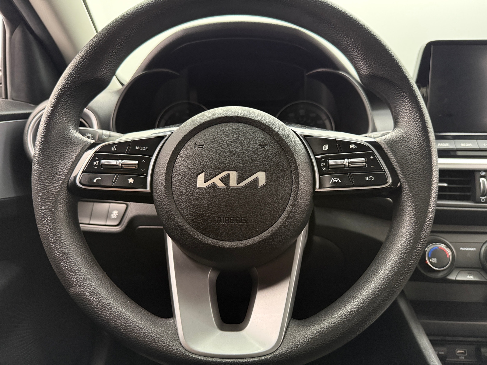 Thumbnail: 2023 Kia Forte - 5