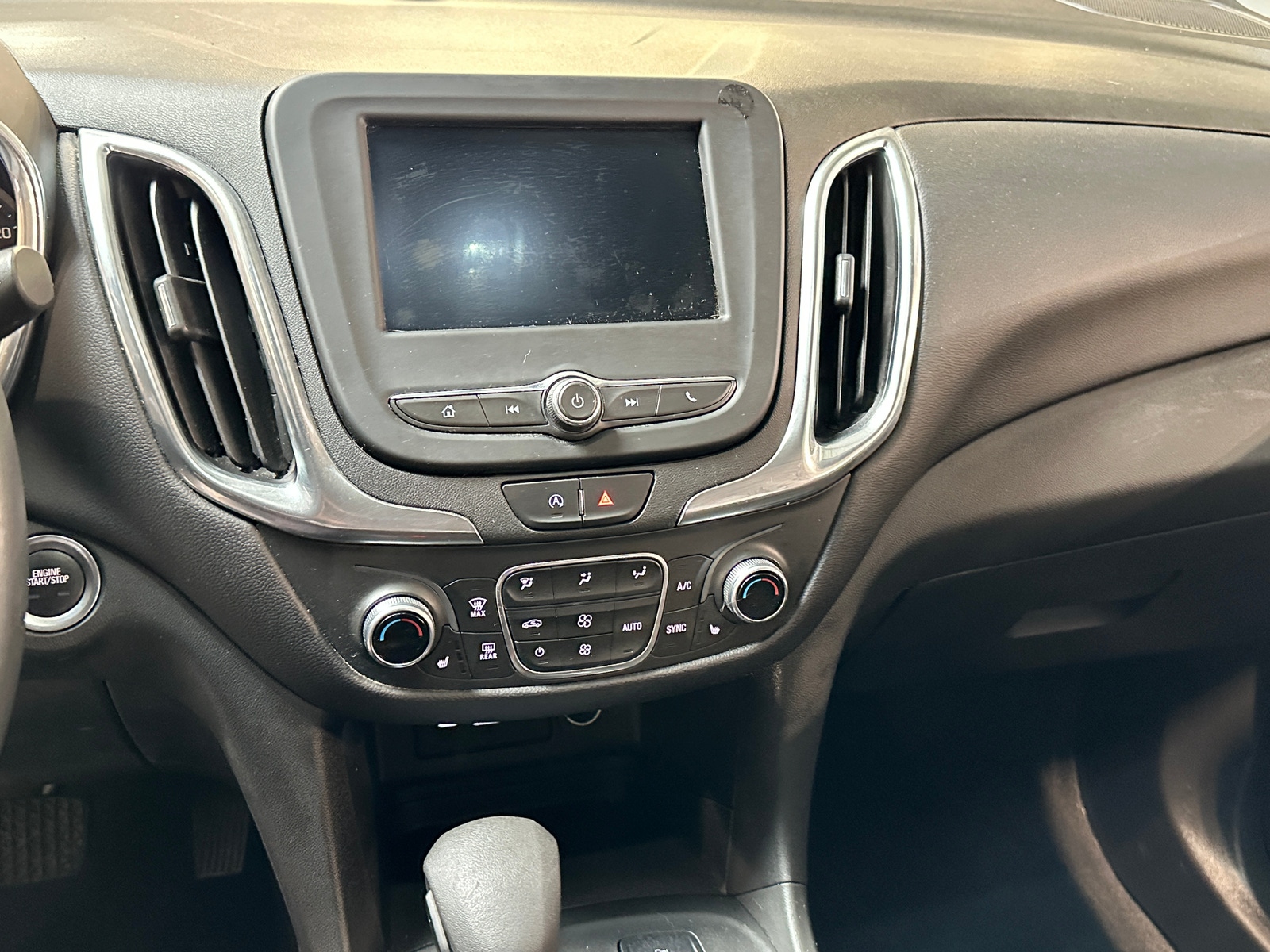 Thumbnail: 2022 Chevrolet Equinox - 4