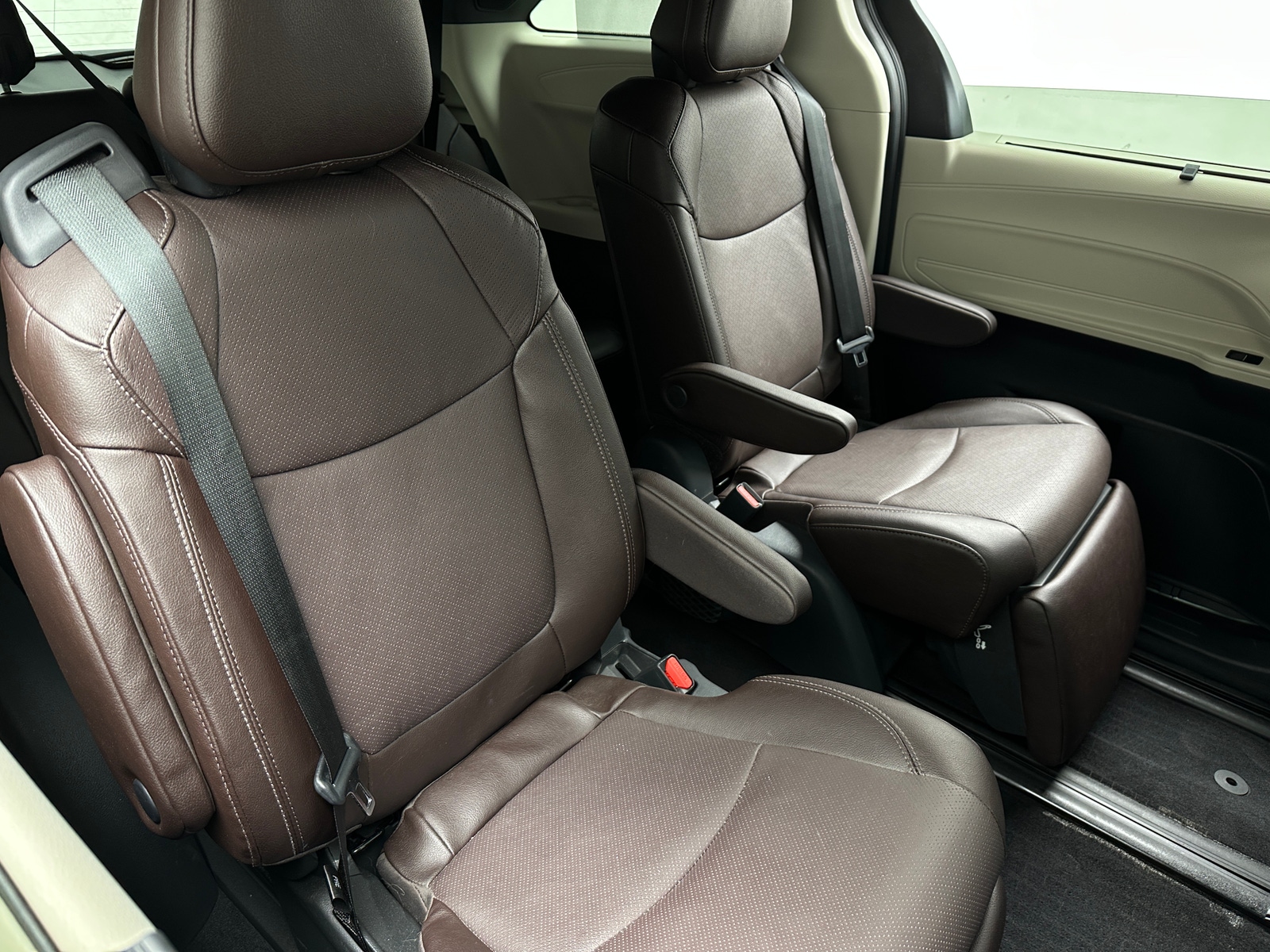 Thumbnail: 2024 Toyota Sienna - 5