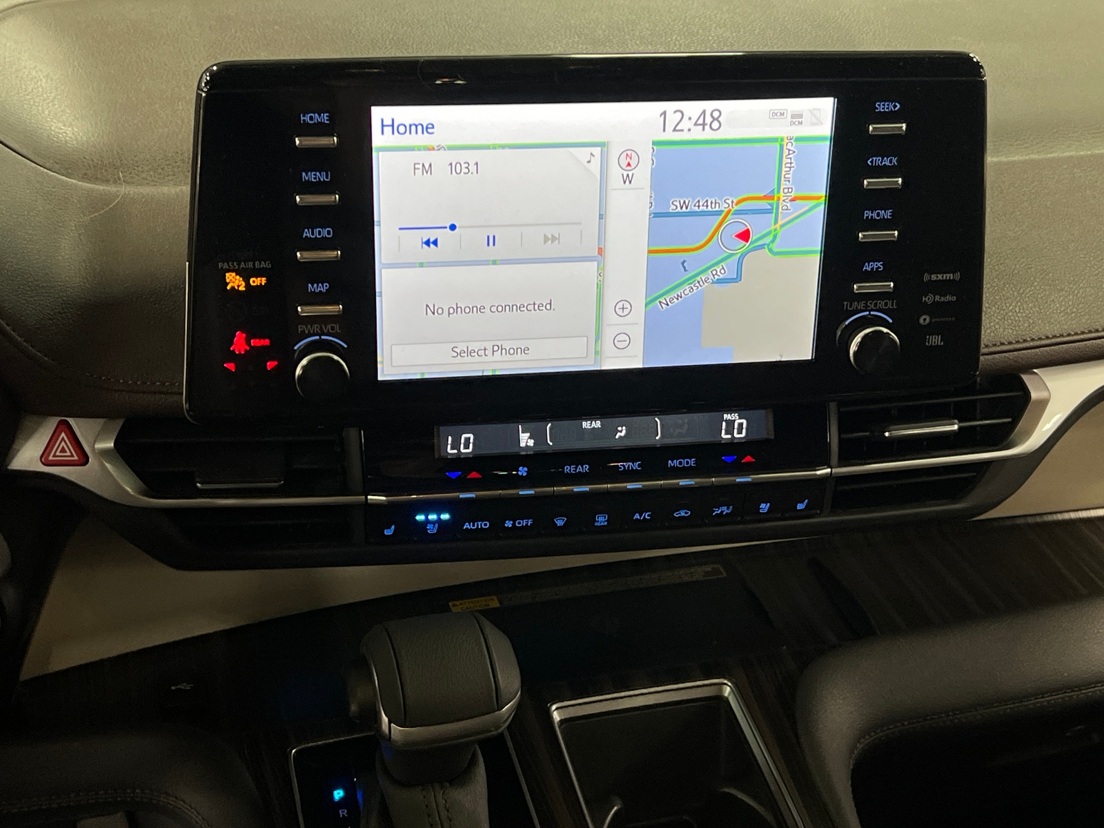 Thumbnail: 2024 Toyota Sienna - 3
