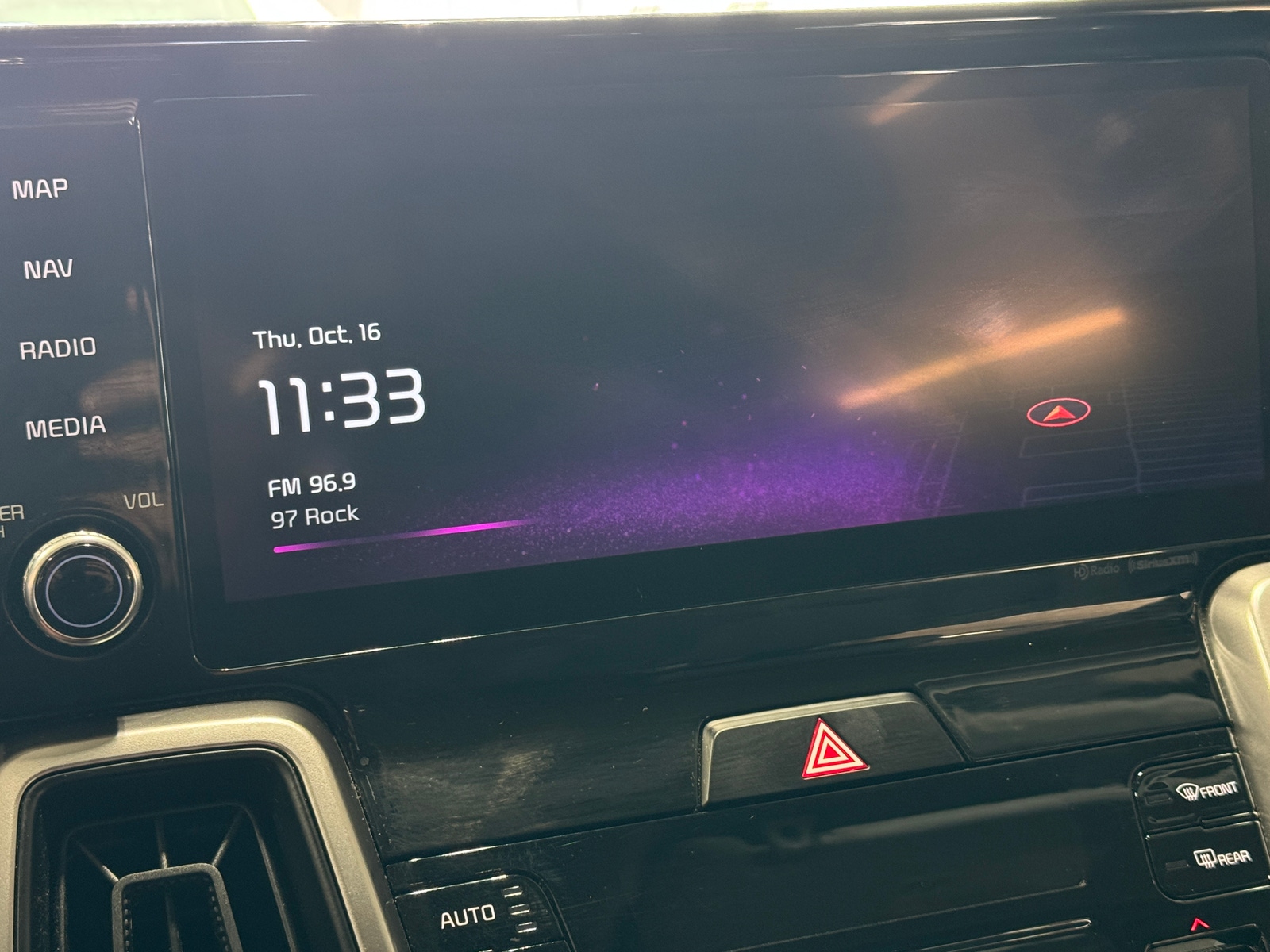 Thumbnail: 2022 Kia Sorento - 3