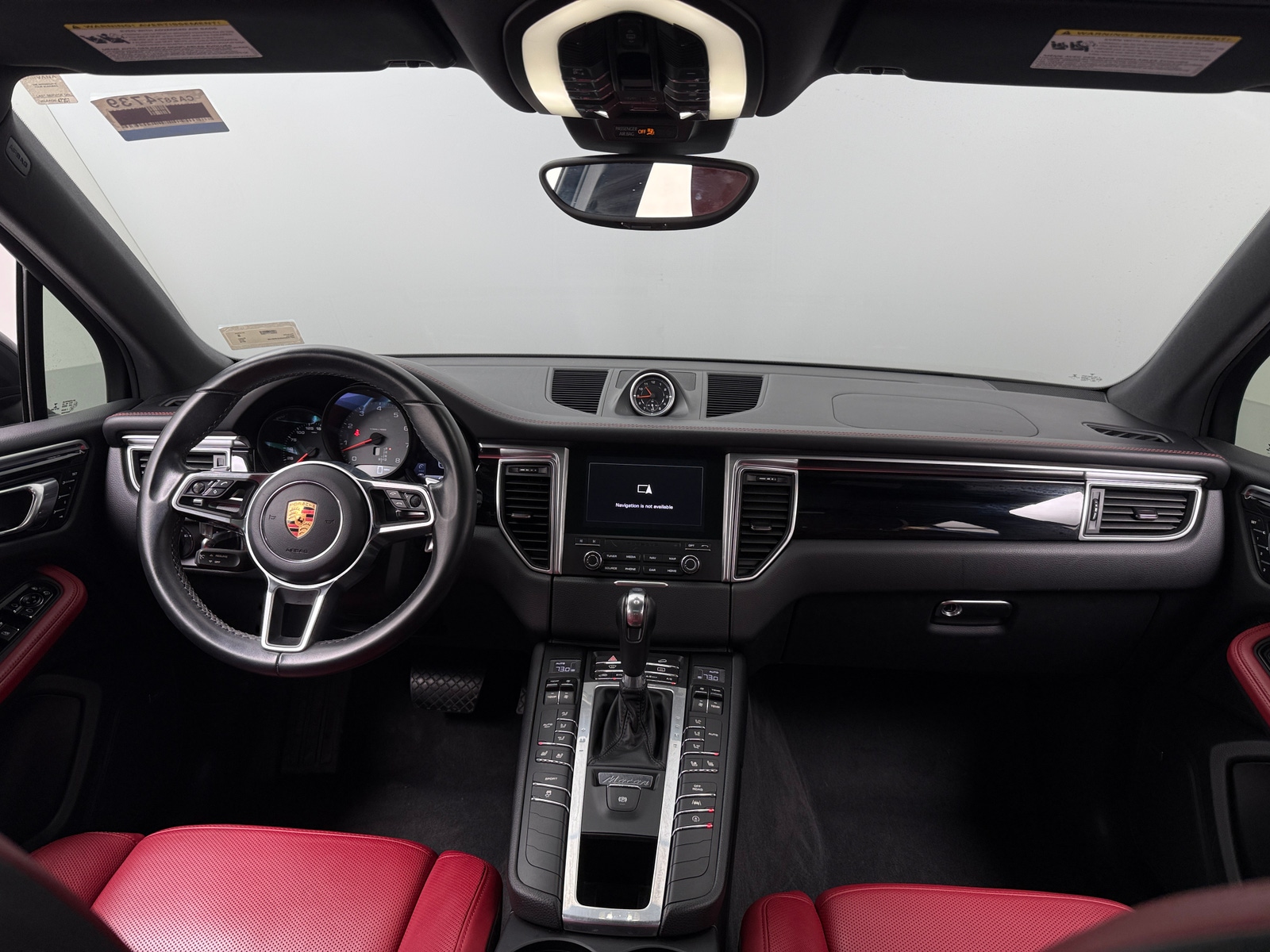 Thumbnail: 2018 Porsche Macan - 2