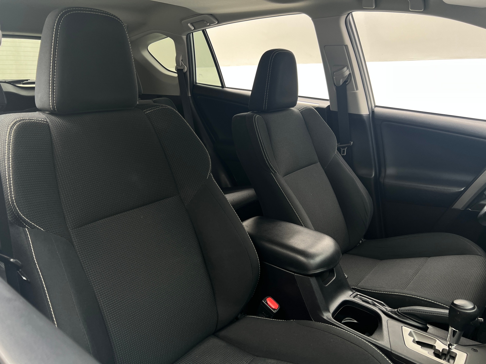 Thumbnail: 2018 Toyota RAV4 - 2