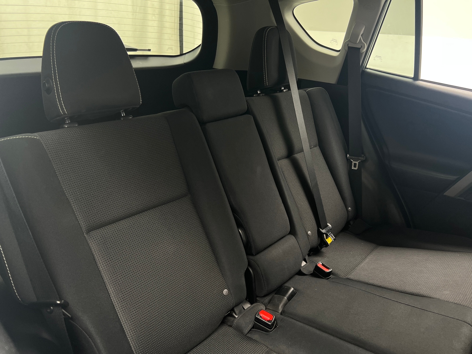Thumbnail: 2018 Toyota RAV4 - 6