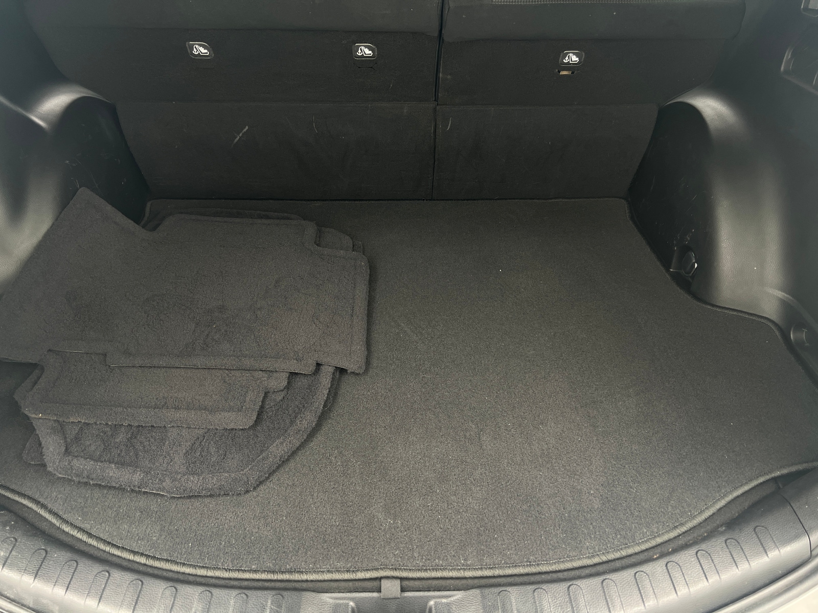 Thumbnail: 2018 Toyota RAV4 - 7