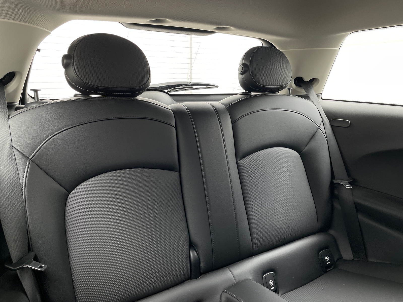 Thumbnail: 2016 MINI Cooper Hardtop - 5