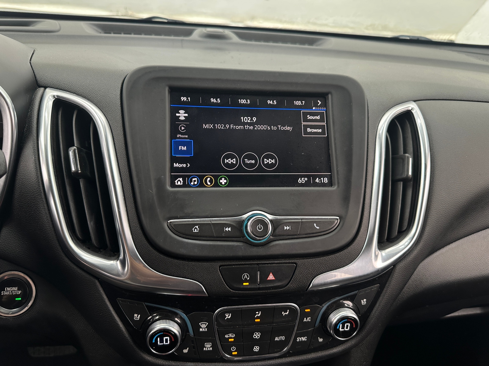 Thumbnail: 2022 Chevrolet Equinox - 4