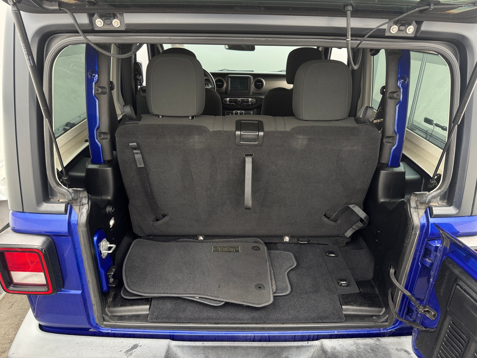 Thumbnail: 2019 Jeep Wrangler - 7