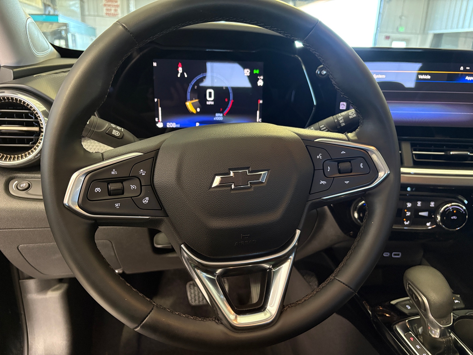 Thumbnail: 2025 Chevrolet Trax - 4