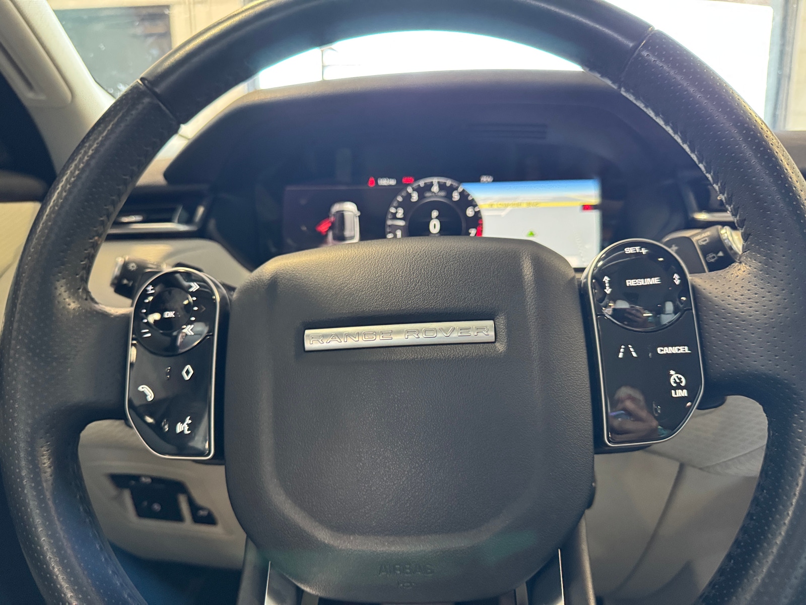 Thumbnail: 2019 Land Rover Range Rover Velar - 4