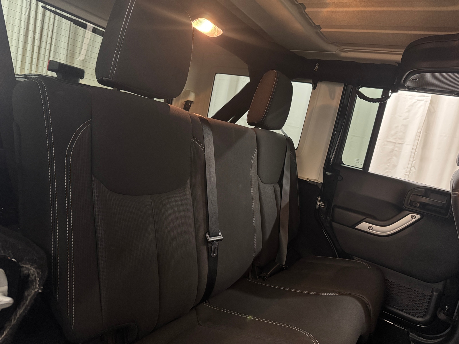 Thumbnail: 2016 Jeep Wrangler - 6