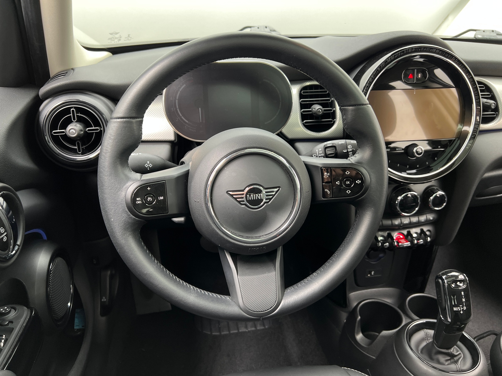 Thumbnail: 2022 MINI Cooper Hardtop - 4