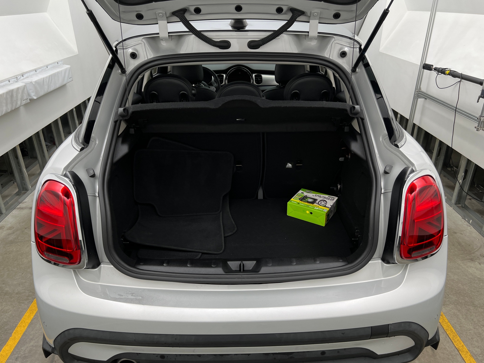 Thumbnail: 2022 MINI Cooper Hardtop - 6